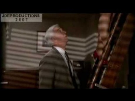 Leslie Nielsen ένας καταπληκτικός ηθοποιός που δε θα ξεχάσουμε...